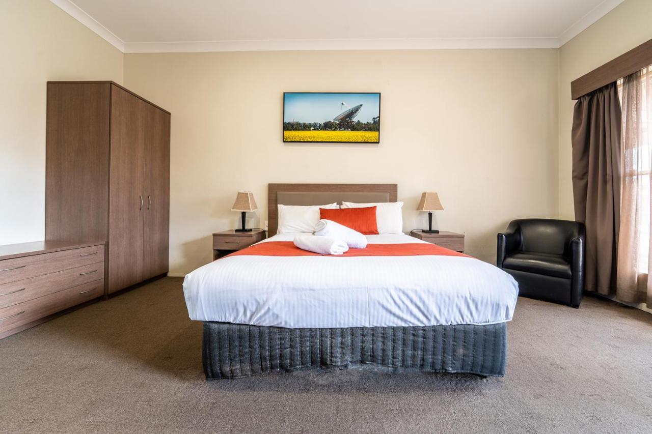 Parkes International汽车旅馆 外观 照片