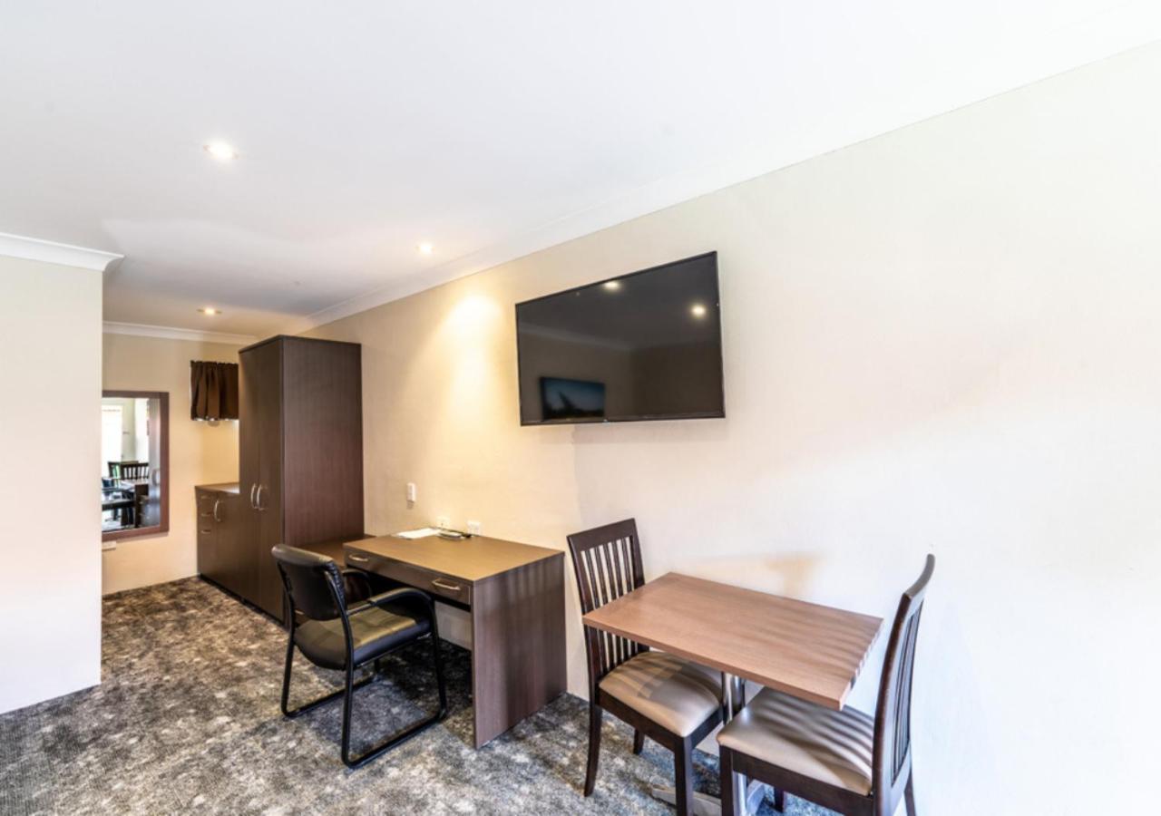Parkes International汽车旅馆 外观 照片
