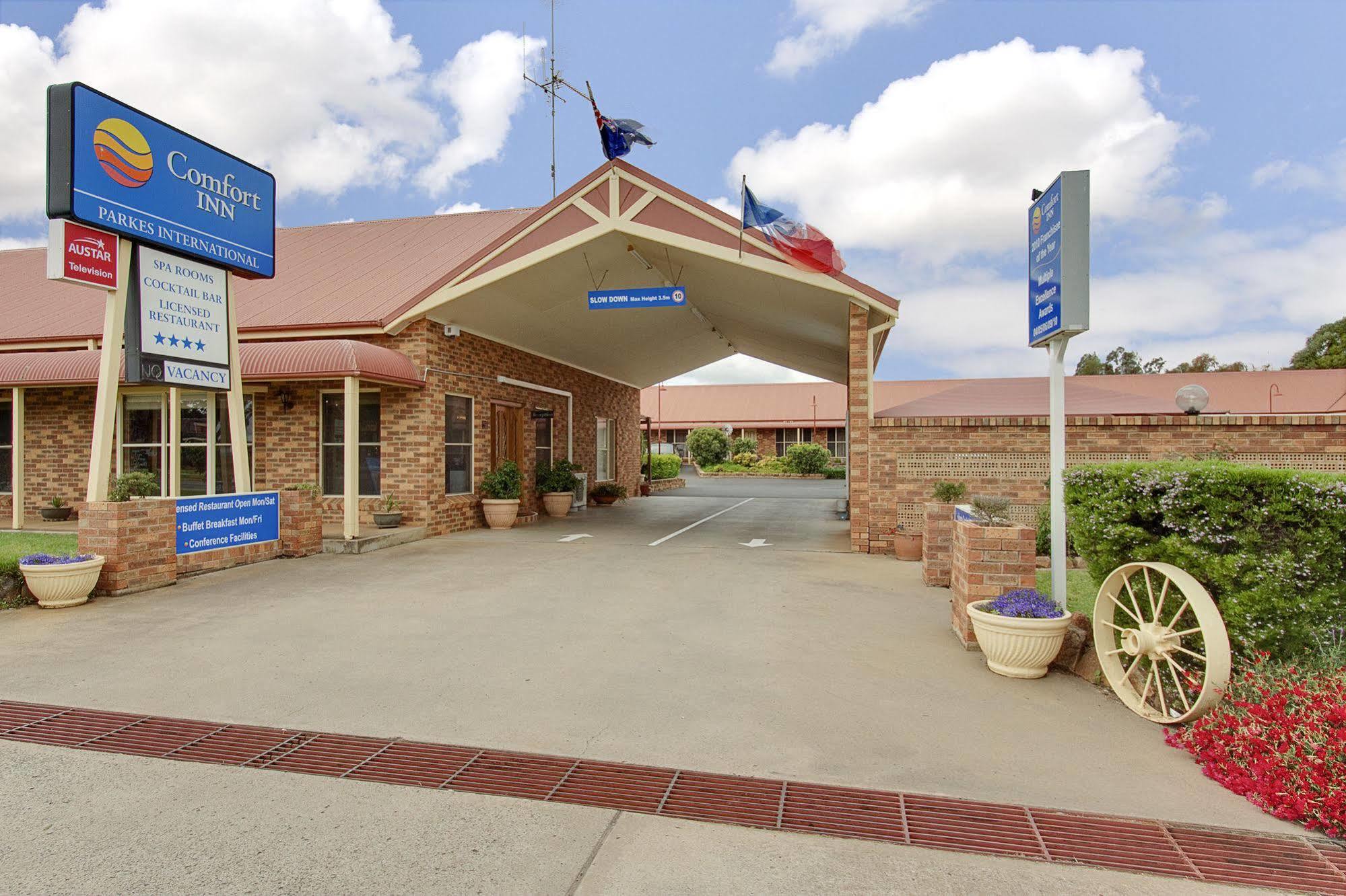 Parkes International汽车旅馆 外观 照片