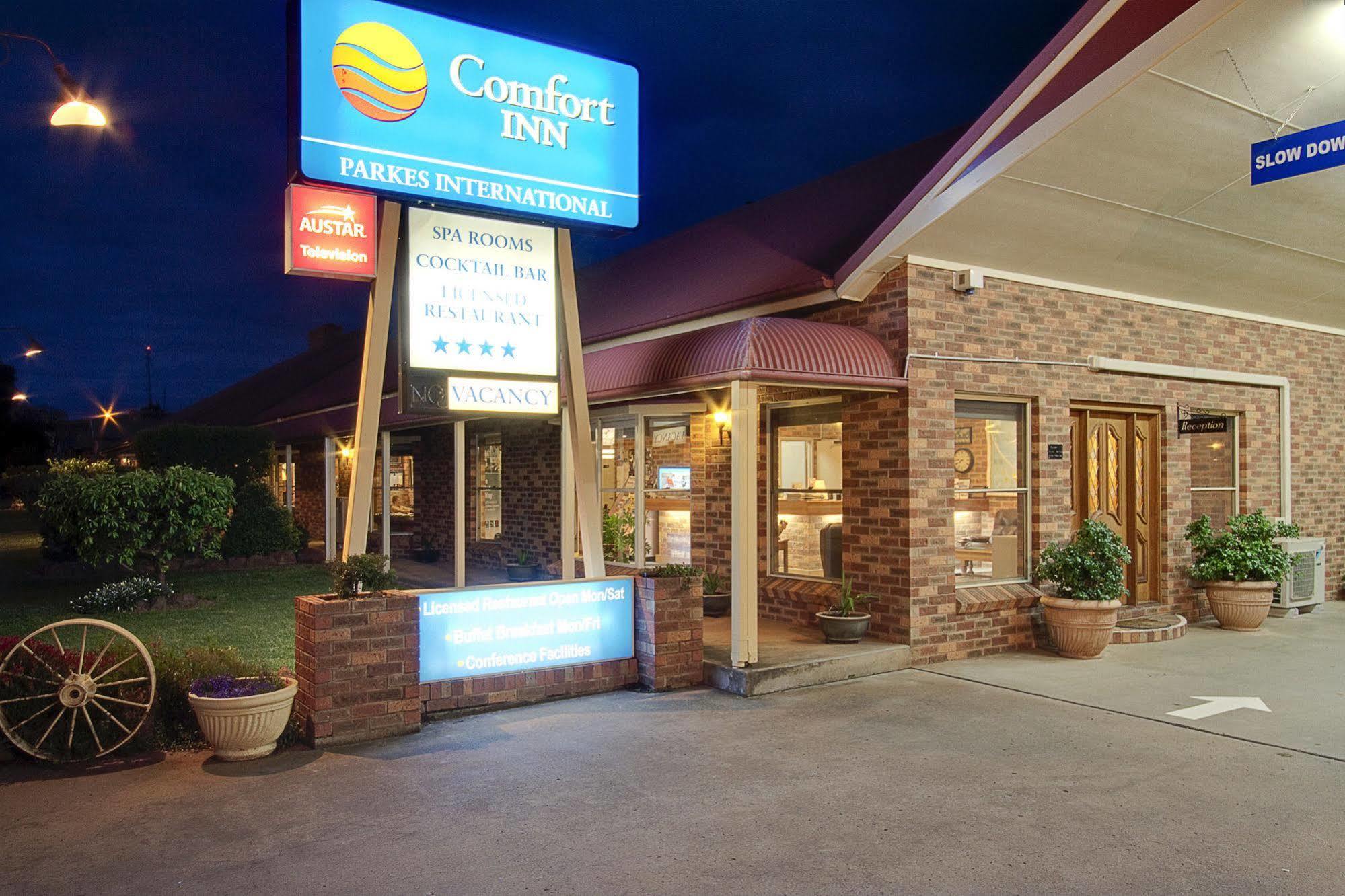 Parkes International汽车旅馆 外观 照片