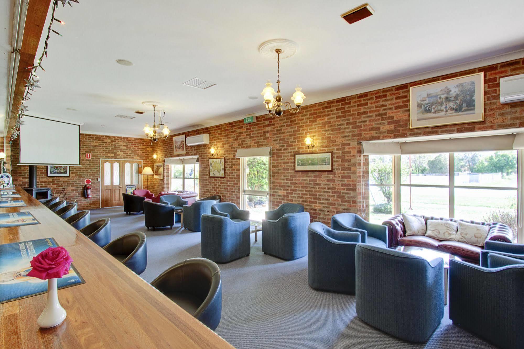 Parkes International汽车旅馆 外观 照片